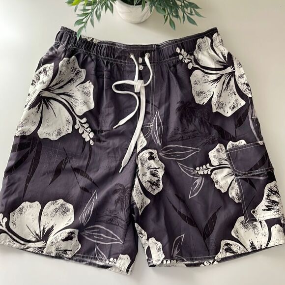 Croft and Borrow Board shorts.  Size Medium.  Like new.  Drawstring waist. - Picture 1 of 5